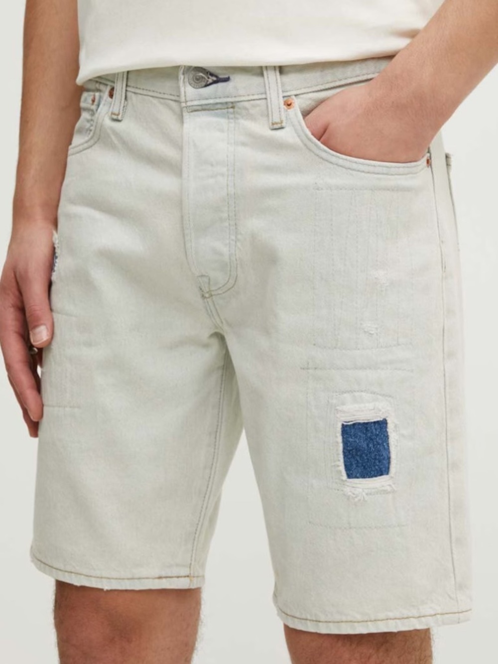 New Levi's 501 white shorts